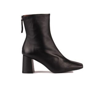 BRAND NEW Anthropologie — Angel Alarcon Leather Ankle Boots